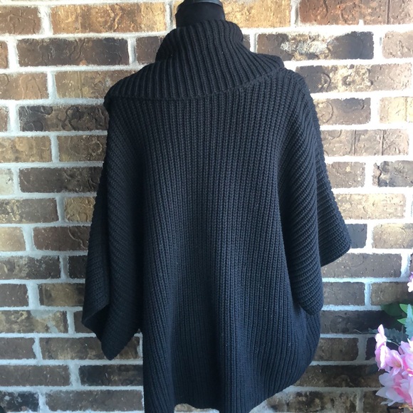 EXPRESS CHUNKY KNIT OVERSIZED CROPPED SWEATER Black - Picture 4 of 7
